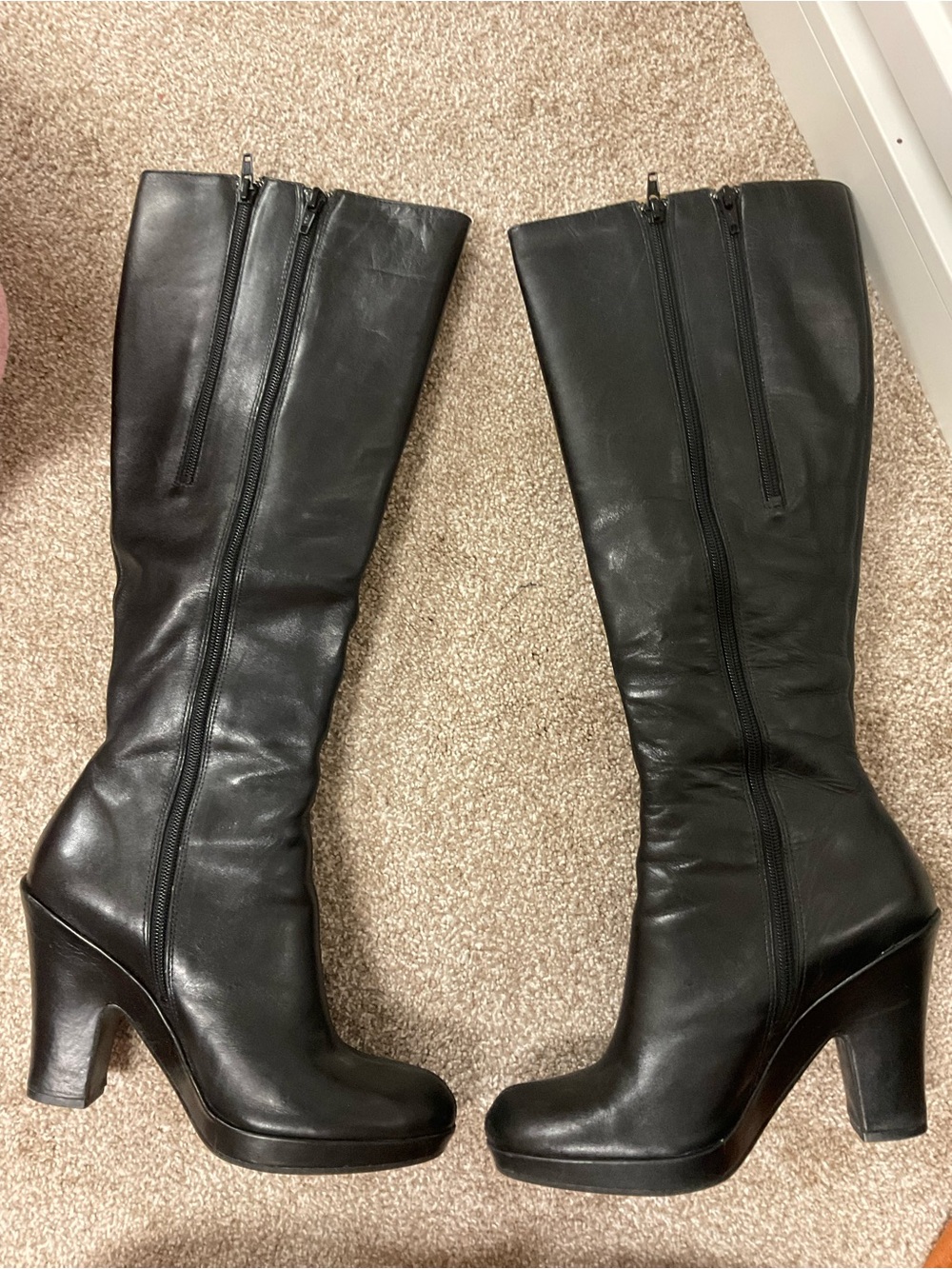 AEROSOLES Black Leather Knee-High Heeled Boots